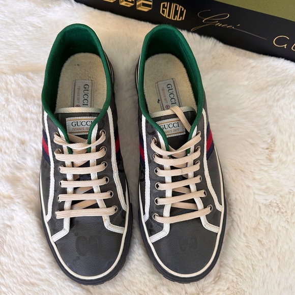 Men’s Gucci shoes - Picture 3 of 7